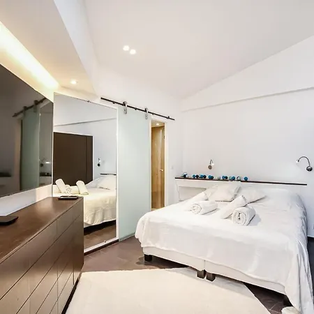 Appartement Place Des Lices Avec Parking Saint-Tropez Exterior foto