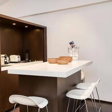 Appartement Place Des Lices Avec Parking Saint-Tropez Exterior foto